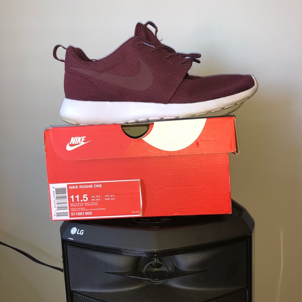 Nike roshe one Maroon